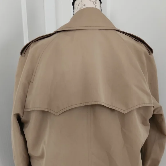 Classic Tan Double-Breasted Men's Trench Coat - Picture 9 of 11